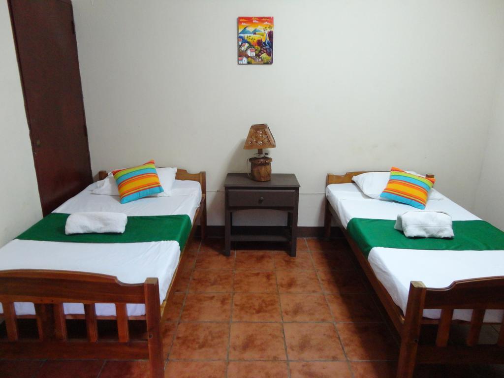 Hostal El Jardin León Exterior foto